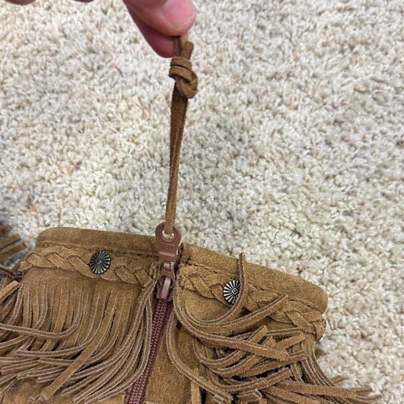 Minnetonka Women Leather 5-Layer Fringe Brown Moccasin Boots, Sz 7, NWOT - Picture 7 of 11